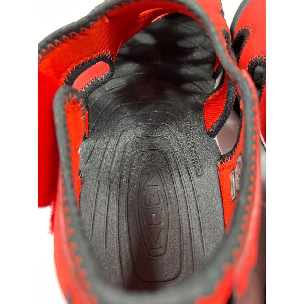 Keen SKU 7924 Kids Red Black Closed Toe Water Sandals Size 5 - Picture 11 of 11